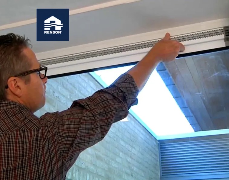 Grille de ventilation Renson au-dessus d'une fenêtre