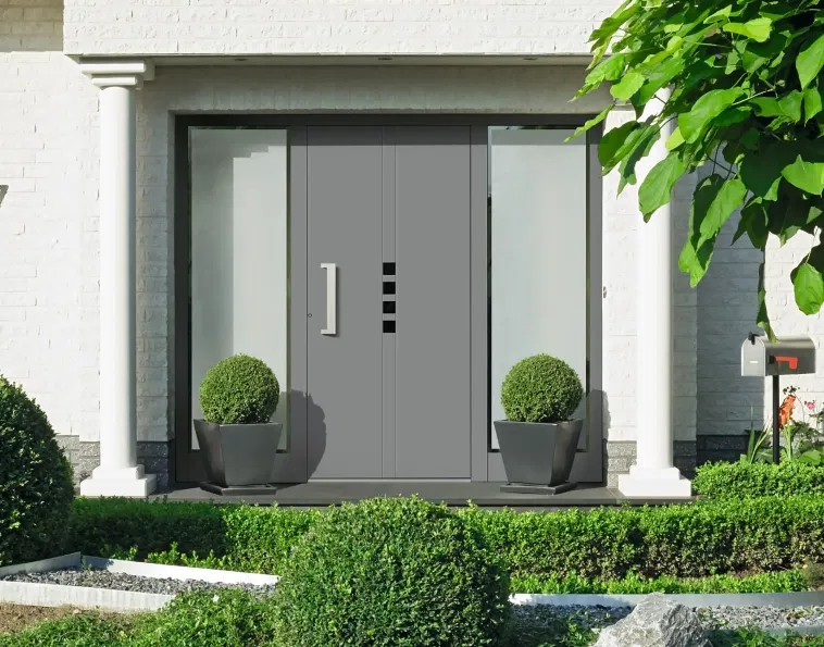 Porte d'entrée en PVC gris avec vitrages latéraux